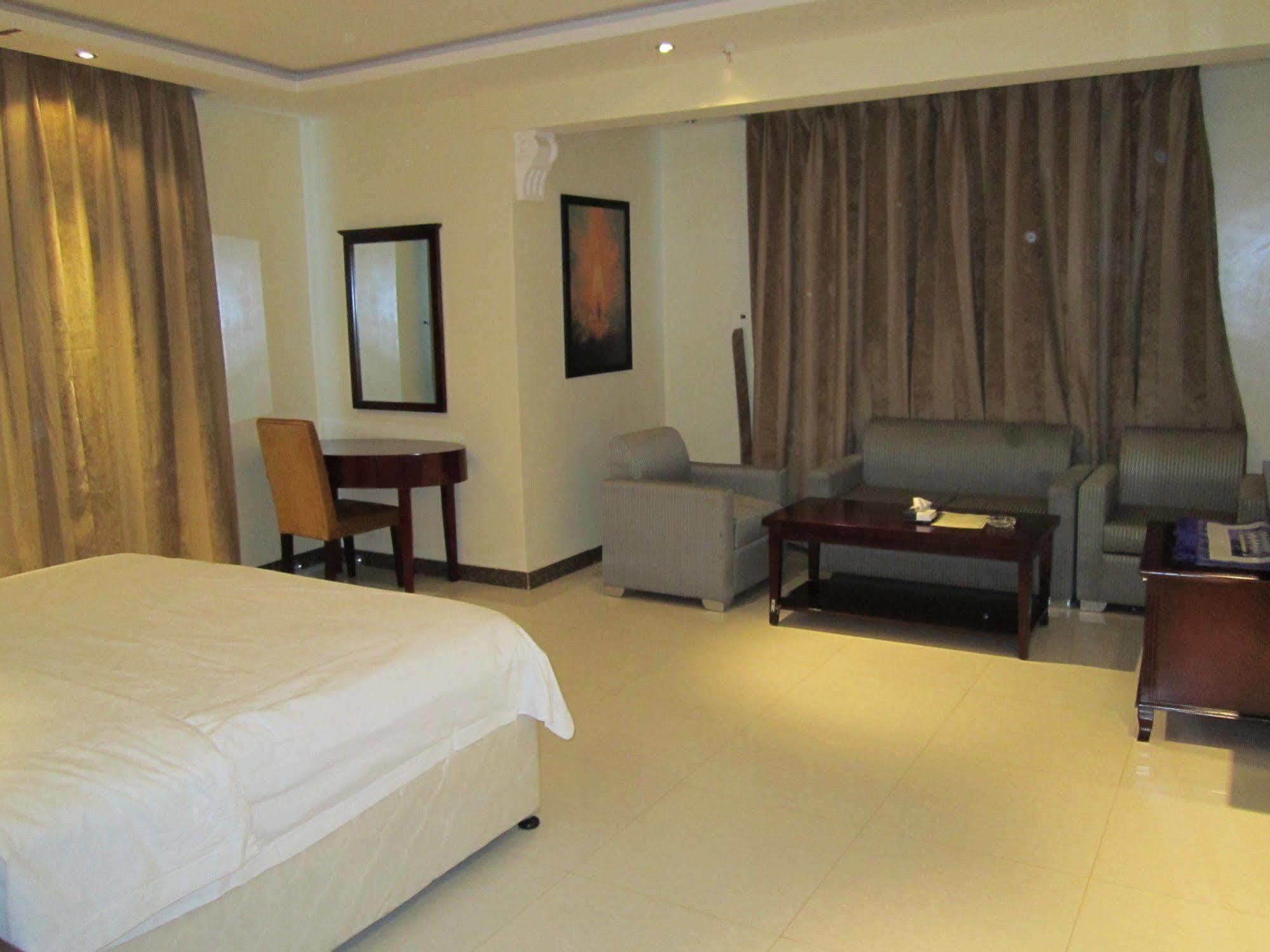 Al Salam Hotel ริยาดห์ ภายนอก รูปภาพ